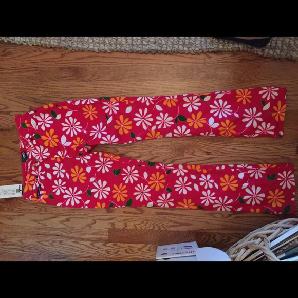 🚫SOLD🚫 Dolce & Gabbana Flower Power Jeans - Picture 2 of 3