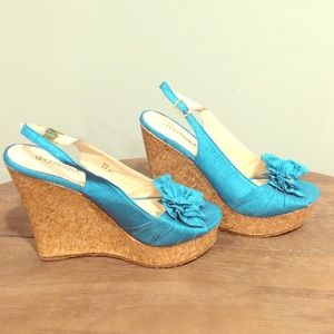 NWOT Shoedazzle turquoise wedges size 9