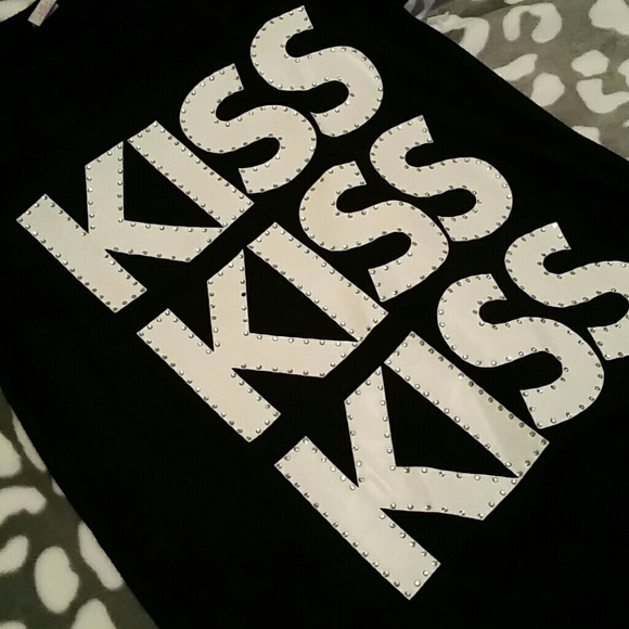 Pink kiss,kiss, kiss, back " I get around"