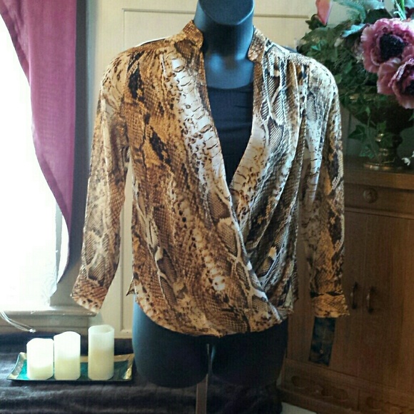 🌹SALE🌹NENE BY NENE LEAKES TWIST FRONT BLOUSE