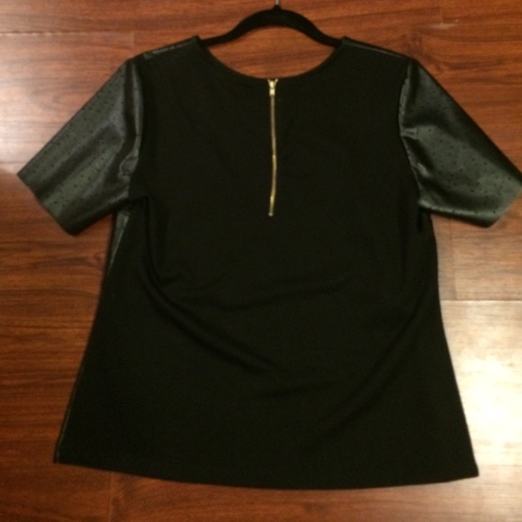๐HP!!๐ Apt. 9 short sleeve top - Picture 3 of 3