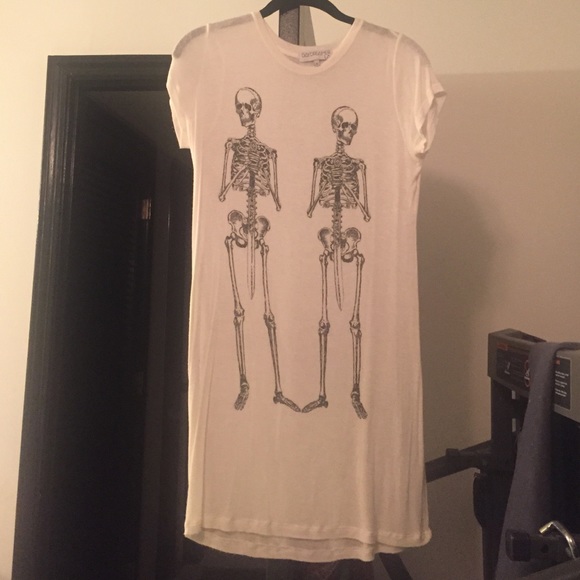 Daydreamer skeleton sword oversized tee