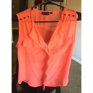 MUST GO TODAY 🔴Studded blouse