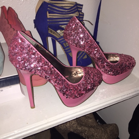 🚫🚫SOLD🚫🚫Pink sequence heels 🌸🌸
