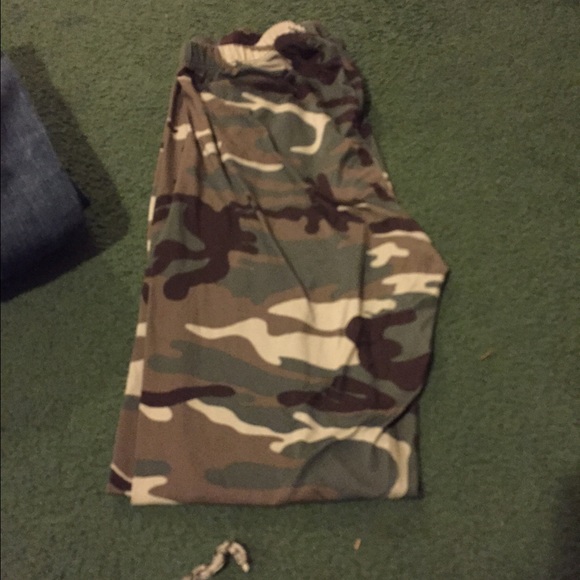 camo leggings