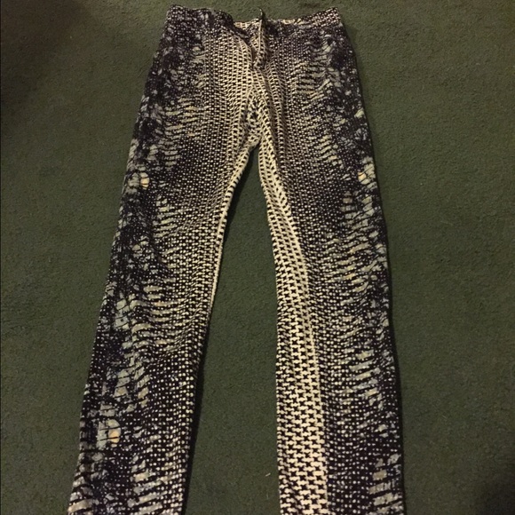 Black and white pants