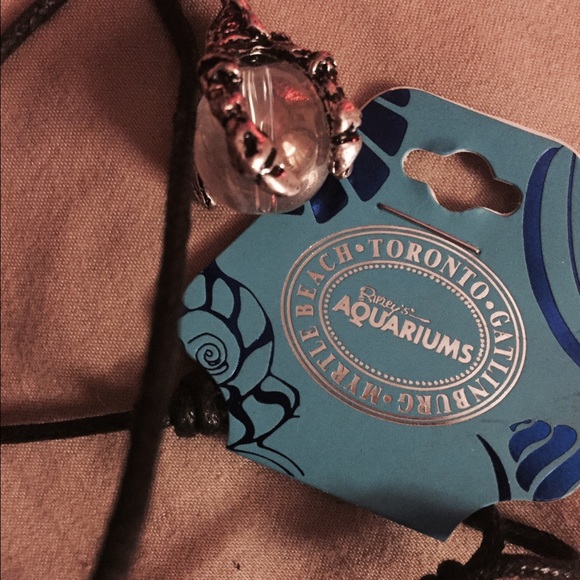 Ripley's Aquarium Talon crystal ball necklace - Picture 2 of 2