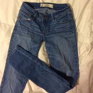 Abercrombie & Fitch light wash skinny jeans