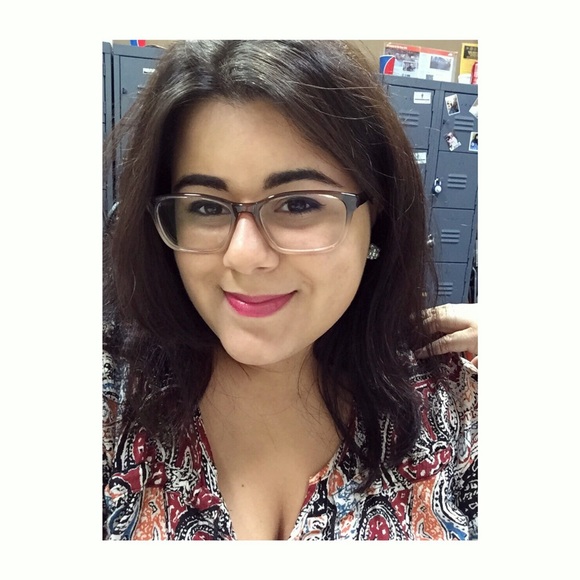 Meet your Posher, Jennifer - Picture 1 of 1