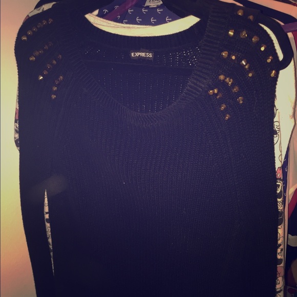 Knit long sleeve sweater