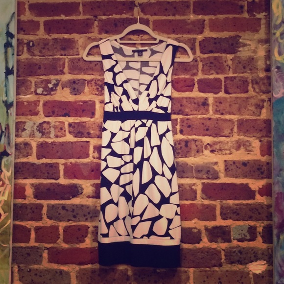 Black & White Dress - Picture 1 of 3
