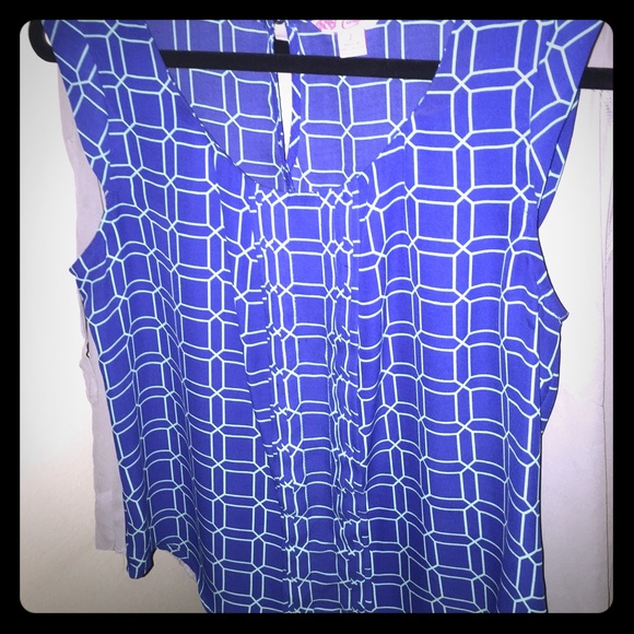 Flowy Tank Top - Picture 1 of 1