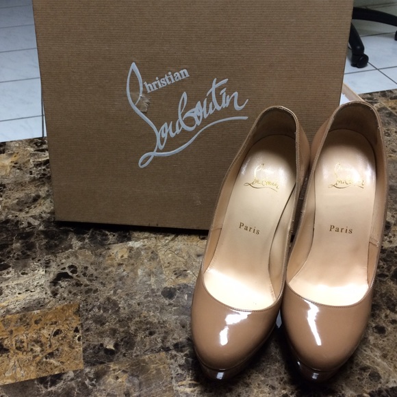 🚫SOLD🚫Christian Louboutin Nude Pumps Brand New - Picture 1 of 4