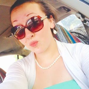 Meet your Posher, Ashlee