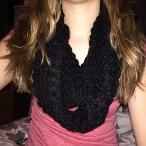 Scarf & necklace bundle