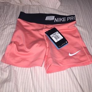 brand new nike pros!👅