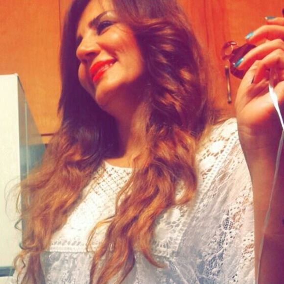 Meet your Posher, Nadia - Picture 1 of 2