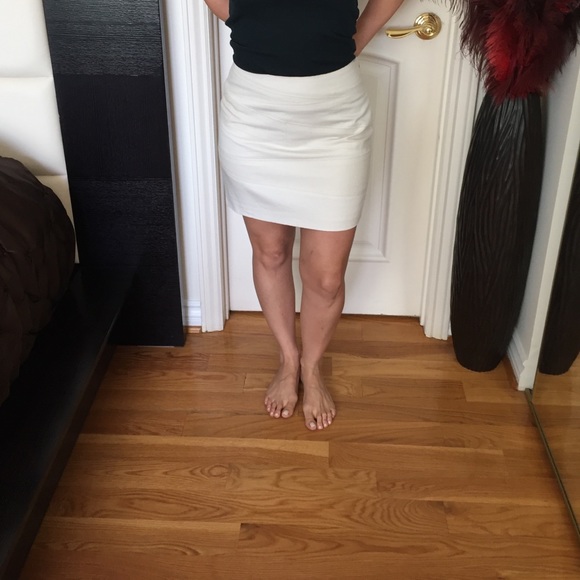 Bebe beige skirt