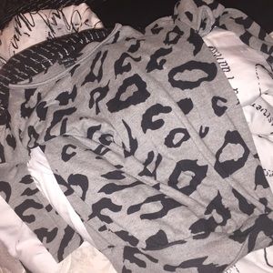 Rue 21 long sleeve gray leopard shirt thin