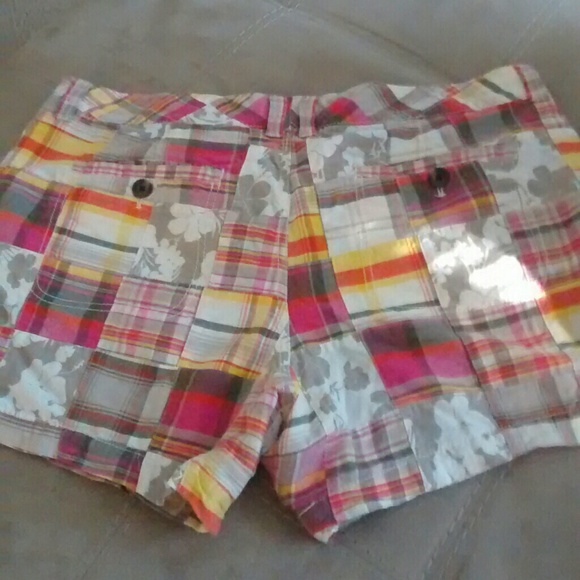 Old Navy Shorts - Picture 2 of 3