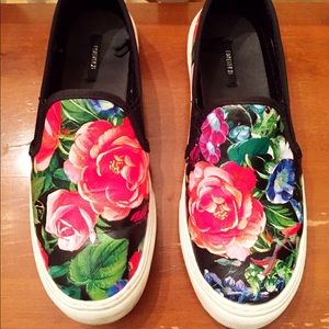 FOREVER21 - Hothouse floral slip ons