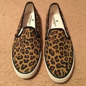American Eagle Slip-on Shoes