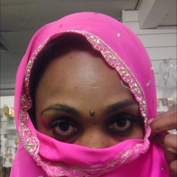 Meet your Posher, Mena - Picture 1 of 1