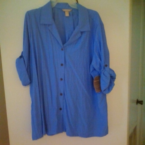 Blue crinkle button down top