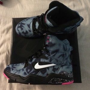 Brand new Nike Command Force Sneakers