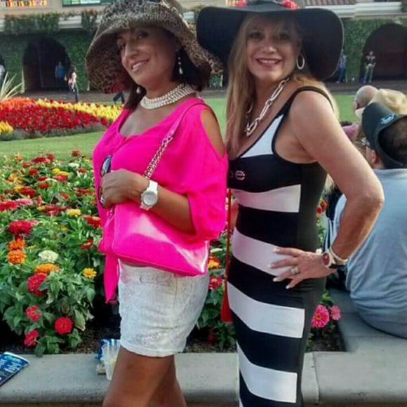 Meet your Posher, Sandy - Picture 2 of 4