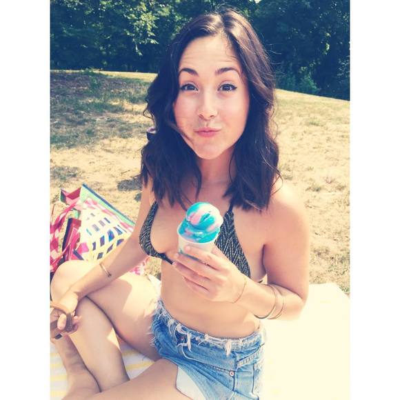 Meet your Posher, Amanda - Picture 1 of 1