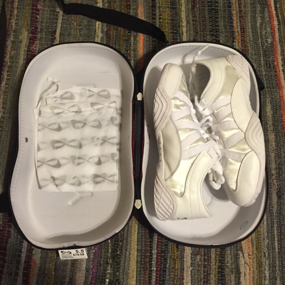 BRAND NEW Nfinity Cheer Shoes!!