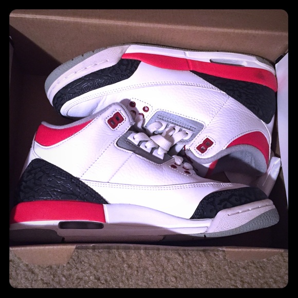Retro jordan 3's size 5.5 gradeschool