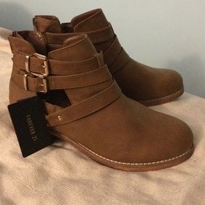 Brand new Forever 21 Cut out booties