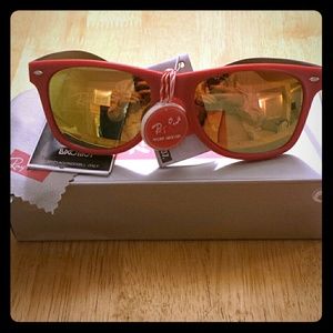 Ray Ban wayfarer polorized sunglasses