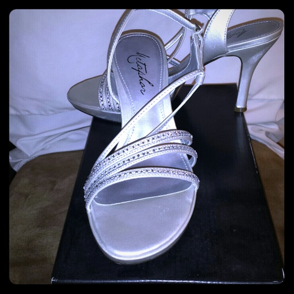 Silver 2 1/2" heels