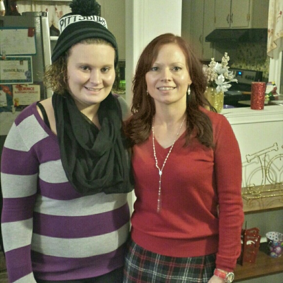 Meet your fellow Posher - Picture 3 of 3