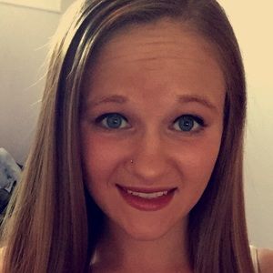 Meet your Posher, Carly