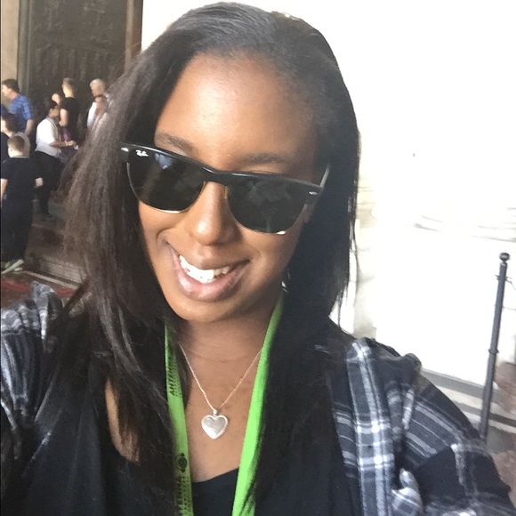 Meet your Posher, Kristina - Picture 2 of 3