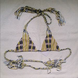 BNWT Acacia Veneto top in arrow