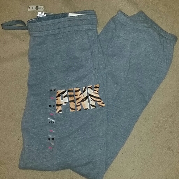 **SOLD**Nwt Tiger Campus sweatpants