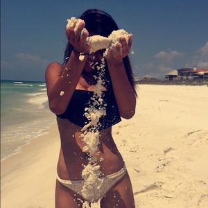 Meet your Posher, Talia