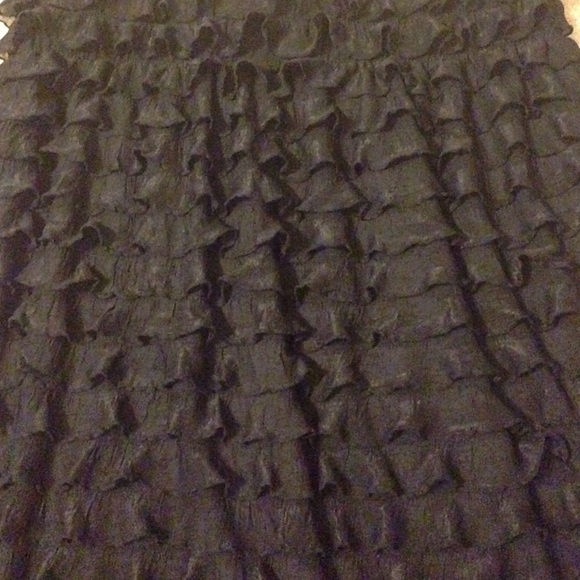 ❤️Cute Black Tiered Ruffled Skirt❤️ - Picture 2 of 3