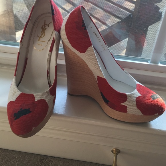 YSL poppy high wedges in canvas. Size 37.5