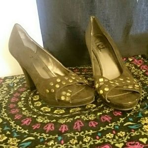 L.e.I brown high heels