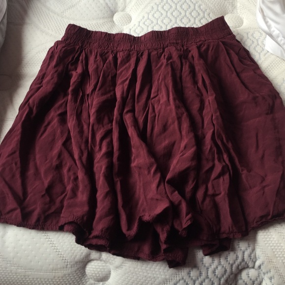 Brandy Melville maroon skirt