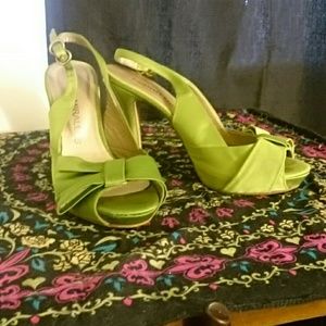 High heels lime green