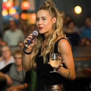 Meet your Posher, Laura