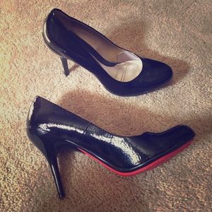 Kenneth Cole Reaction black women's heels