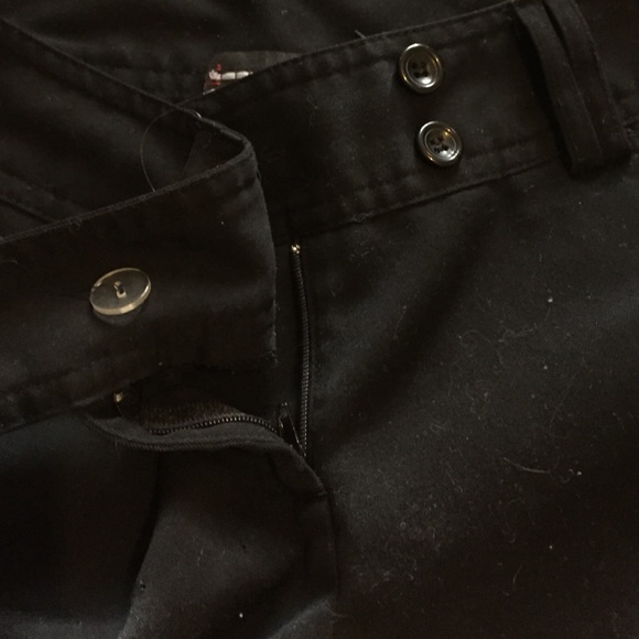 Shorts - Picture 2 of 4